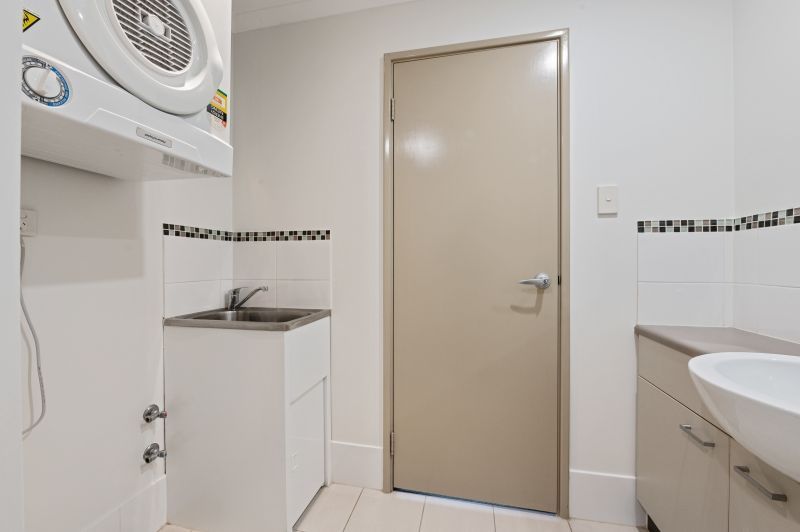 Top Floor With Park Views