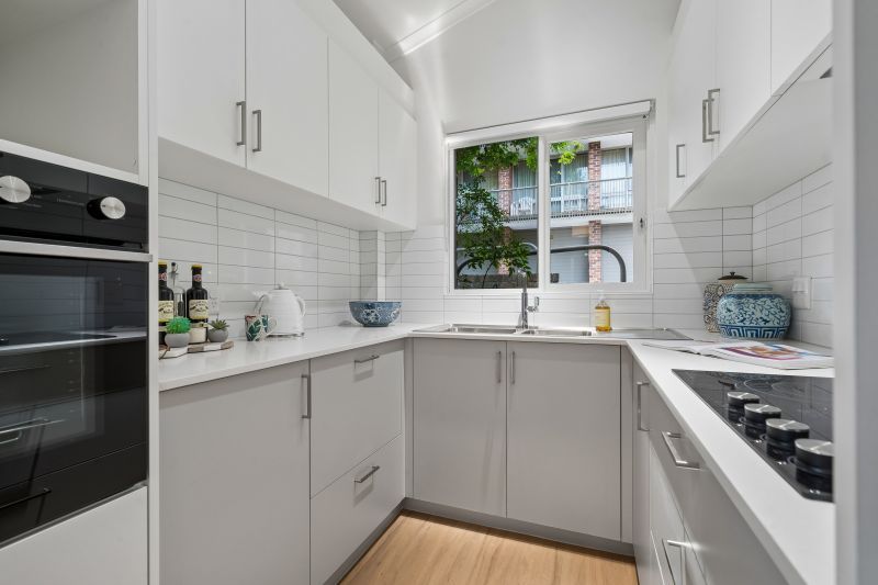 Fully renovated retirement home, ready to move in!