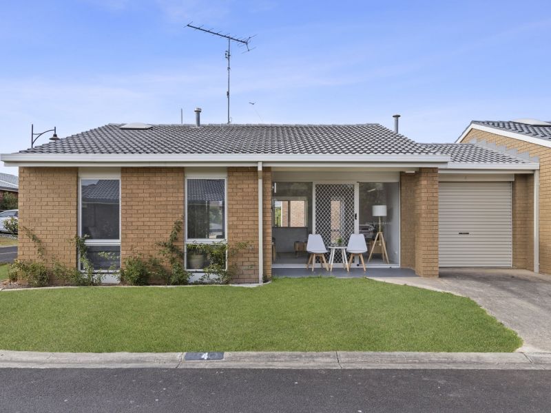 Freshly Renovated, Ready to Move in Now