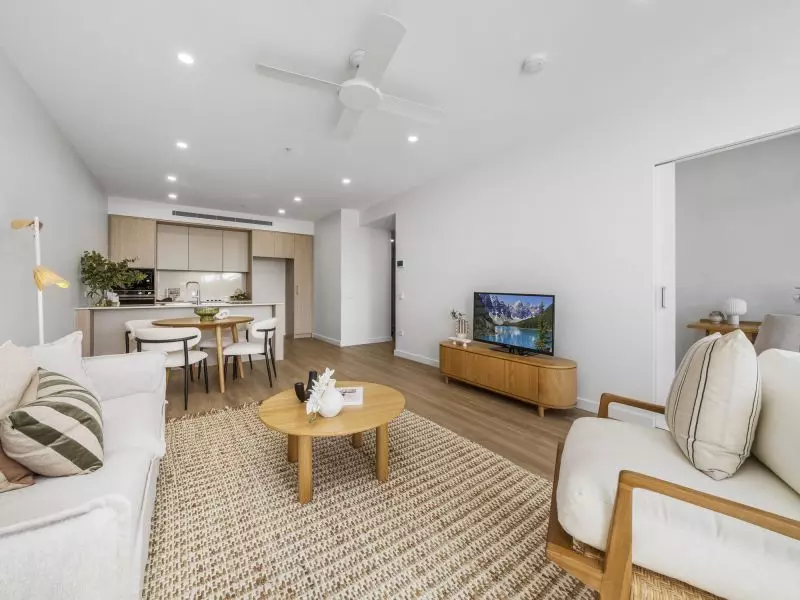 Wake up every day to warm sunlight and uplifting interiors