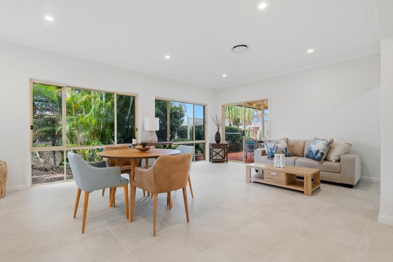 Spacious villa with double garage