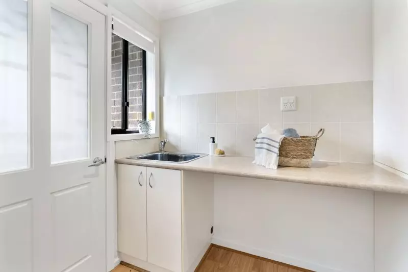 DEPOSIT TAKEN - Lovely, light & bright 1br unit at Morven Manor