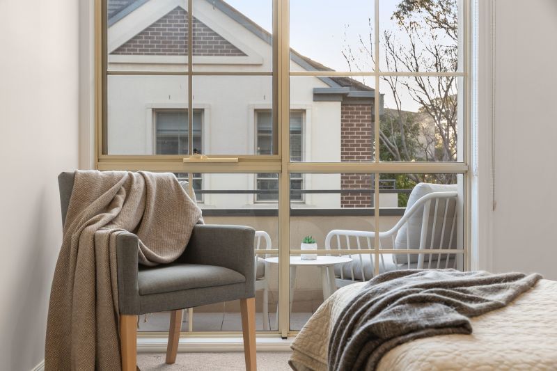 One-bedroom apartment with a large double balcony