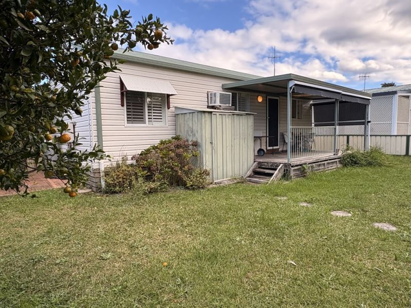 1 x Bed, 1 x bath, study and carport.