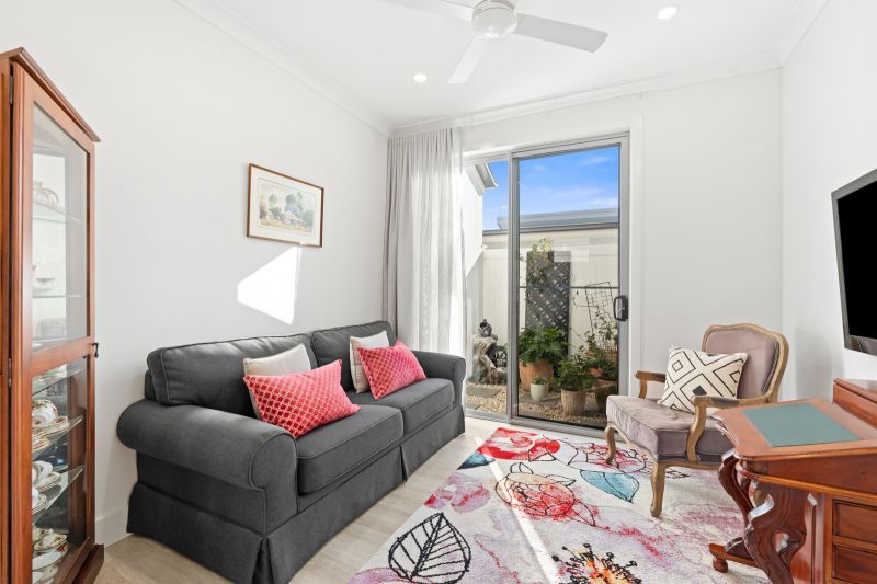 Entertainers Dream: Near New Home