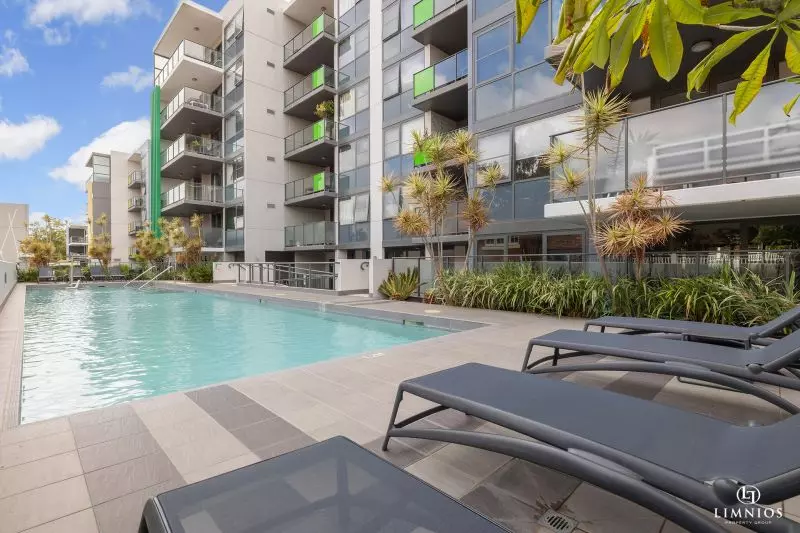 Exquisite Modern Living, Impressive with Great View!