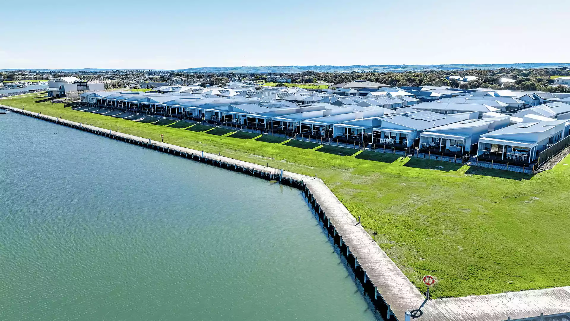 Altair Design - Brand New 3 Bedroom Waterfront Home