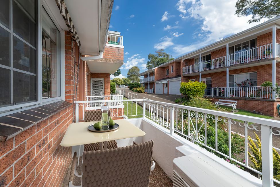 Fully Renovated Serviced Apartment – Sunny North-Facing Balcony, Easy Street Access