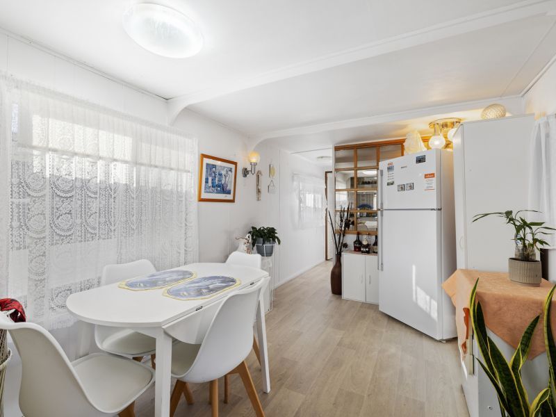 Priced to Sell - Spacious 2 Bedroom Residence – just a short stroll to beach, river & lagoon!