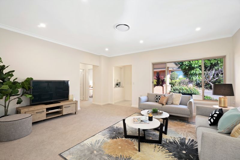 Private cul-de sac living