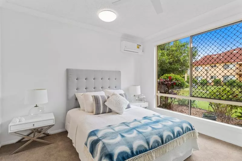 1-bedroom relaxed living surrounded by greenery