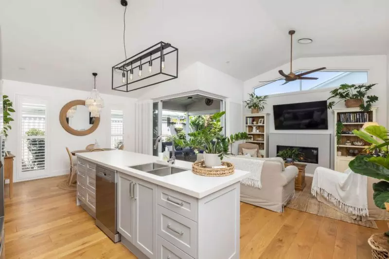 Premium Comfort and Style in a Superior Central Location