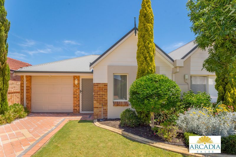 ARCADIA WATERS MANDURAH - Hop Skip & A Jump To The Clubhouse