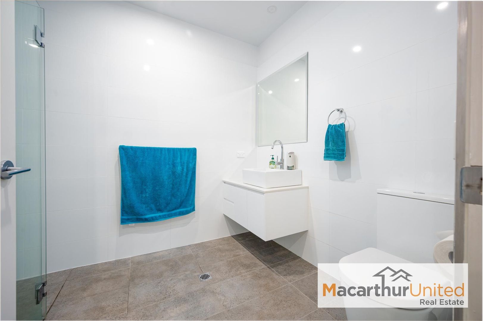 STYLISH VILLA OPPORTUNITY! LIFESTYLE LIVING AT ITS BEST!