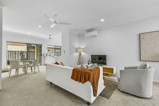 2-bedroom, 2-bathroom villa with attached garage