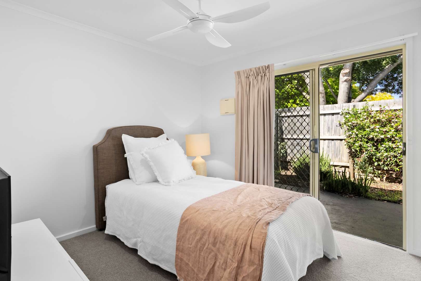Beautifully Located Villa Near the Community Centre