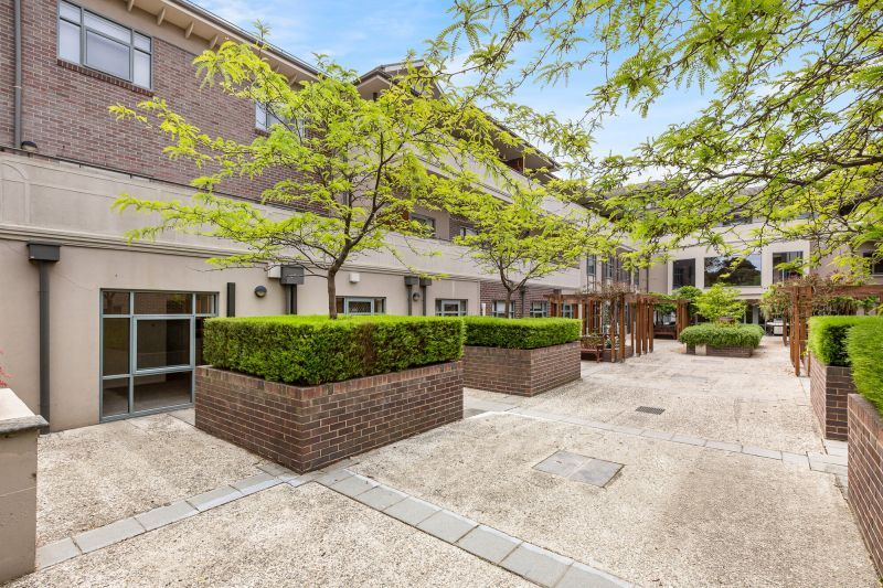 Garden view one-bedroom apartment