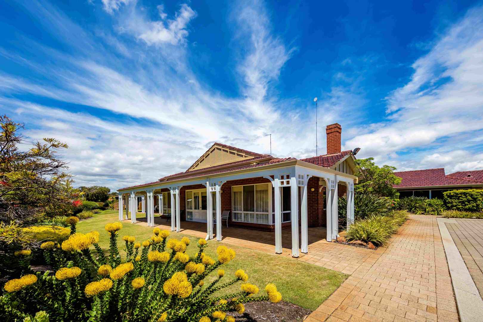 Beautiful 2-bedroom home with modern upgrades