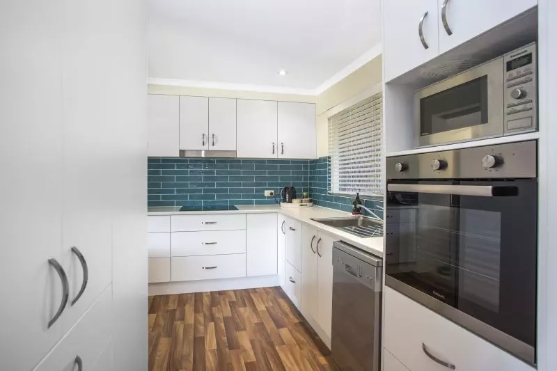 Bright and sunny first floor unit