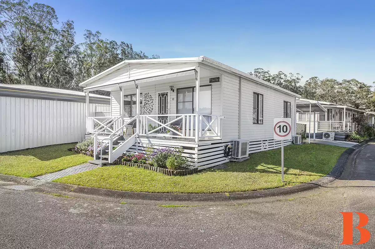 DEPOSIT TAKEN / UNDER CONTRACT - Two Large Bedooms - Corner Location - minutes walk to Shopping