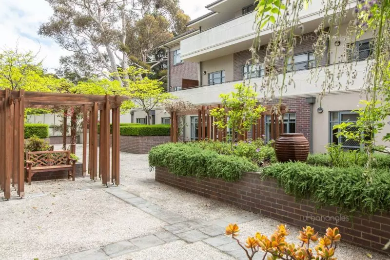 Garden view one-bedroom apartment