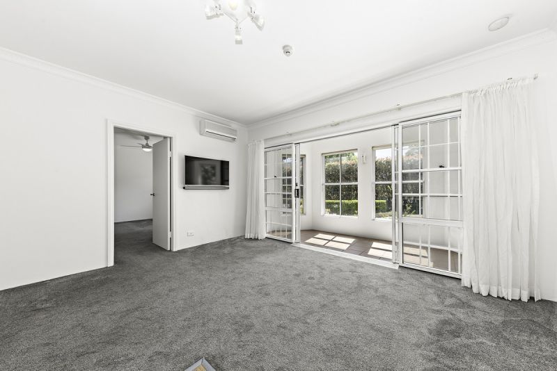 BEAUTIFULLY RENOVATED, MODERN THROUGHOUT