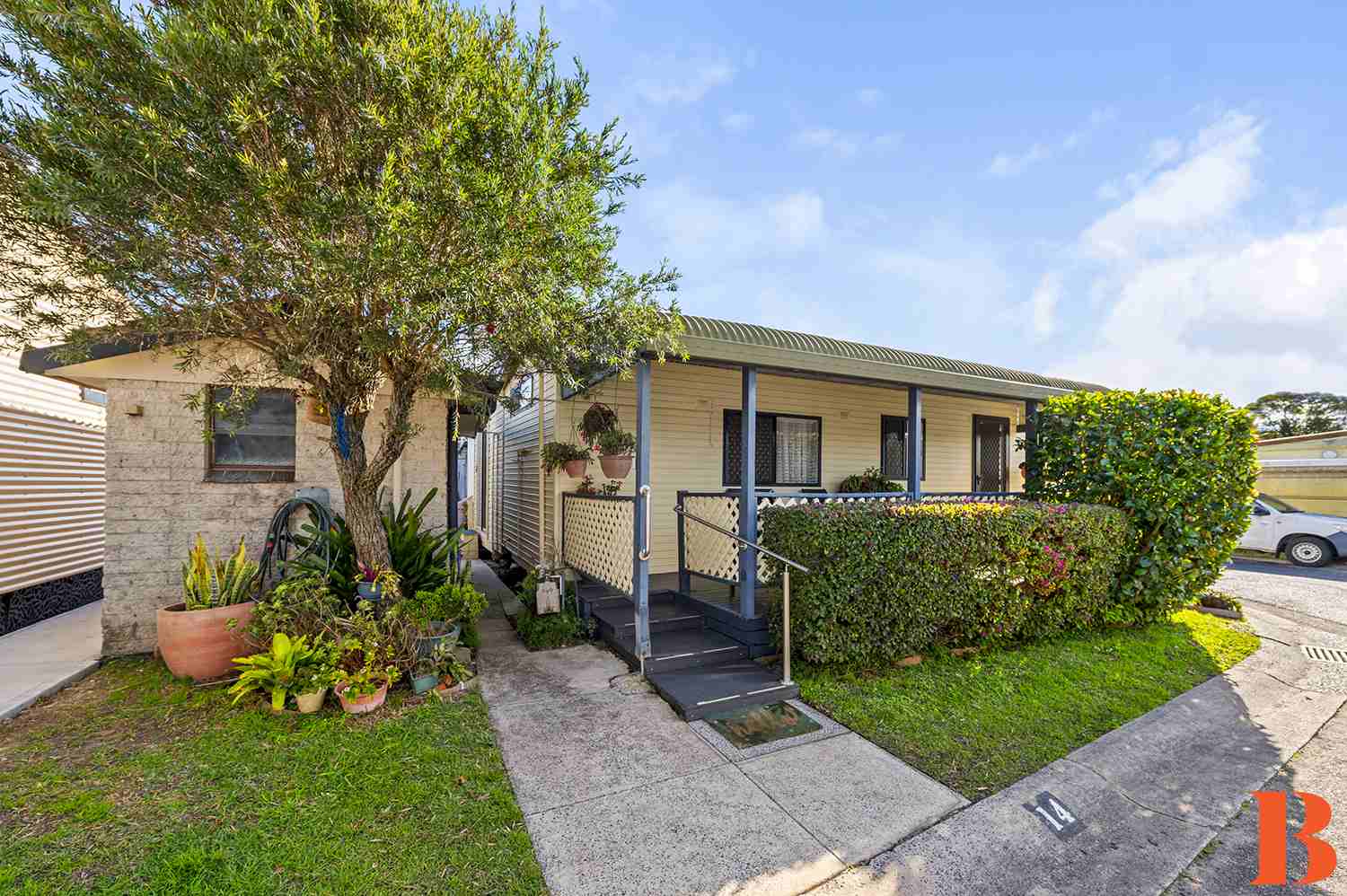 UNDER CONTRACT/DEPOSIT TAKEN - Full Length Veranda - Sunny, Northerly aspect 