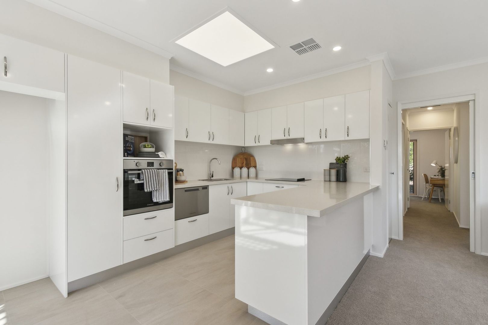 Stylish, 2-bedroom, modern villa close to the shops