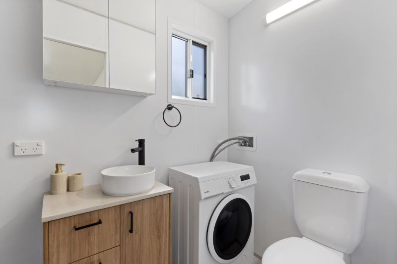 Modern Coastal Living – Low Maintenance, Move-In Ready