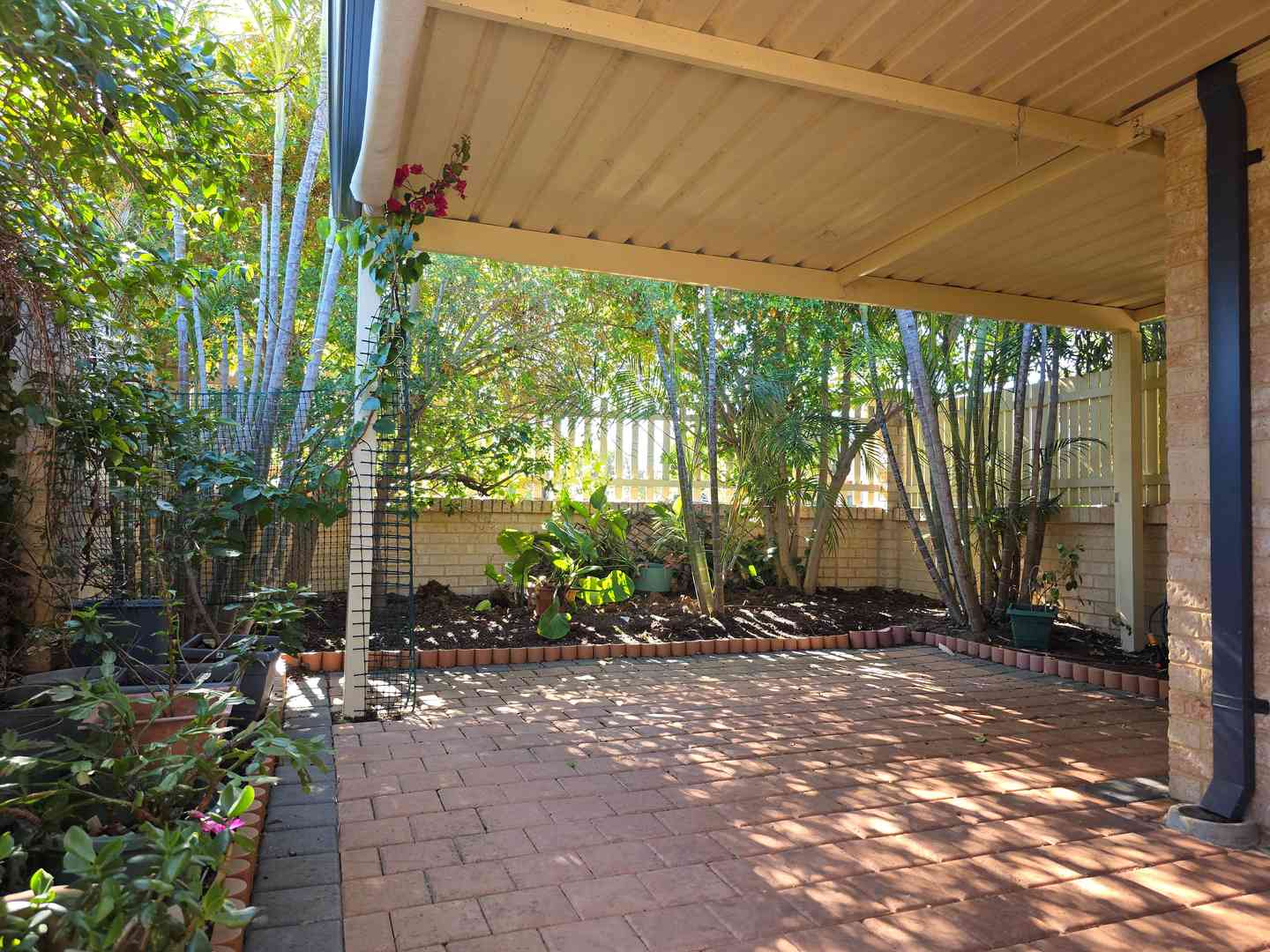 Under Offer! Affordable Retirement Sanctuary in Balcatta - Fully refurbished before Settlement 