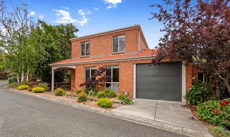 Unique fully refurbished 2-bedroom + study townhouse with lift