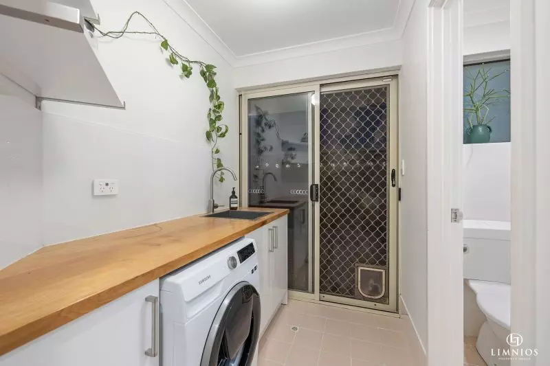 Standalone street front villa