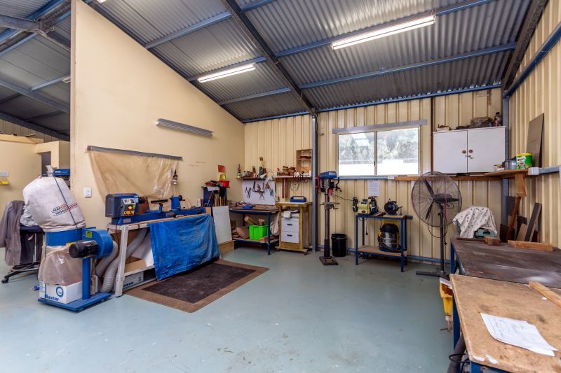 ARCADIA WATERS MANDURAH - Beautiful Established Garden