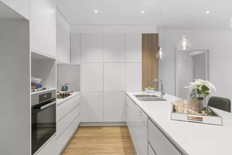 Premium, Light-filled Apartment 