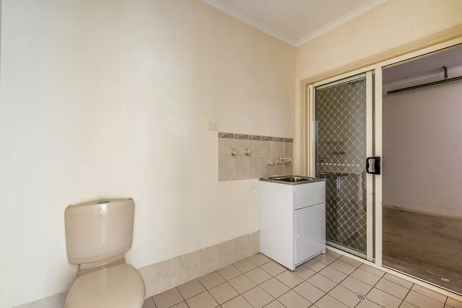 Three Bedroom, Two Living Areas - Close to Main Street - Vin Rice Village