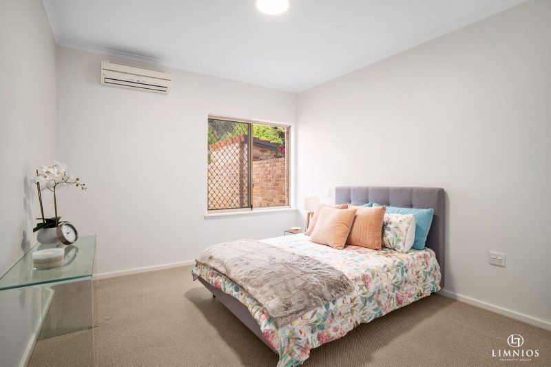 CURRENTLY UNDER RESERVATION. Beautifully presented 1 bedroom ground floor apartment