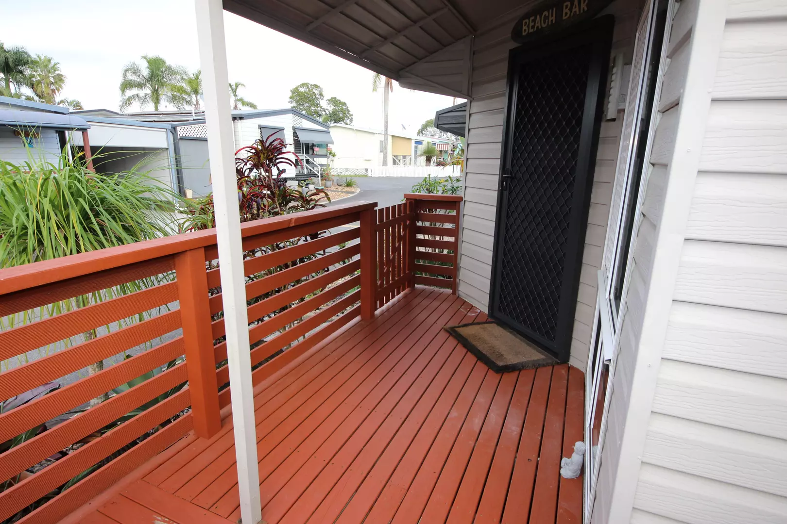 Large 2 Bedroom & 2 car space (small cars only)