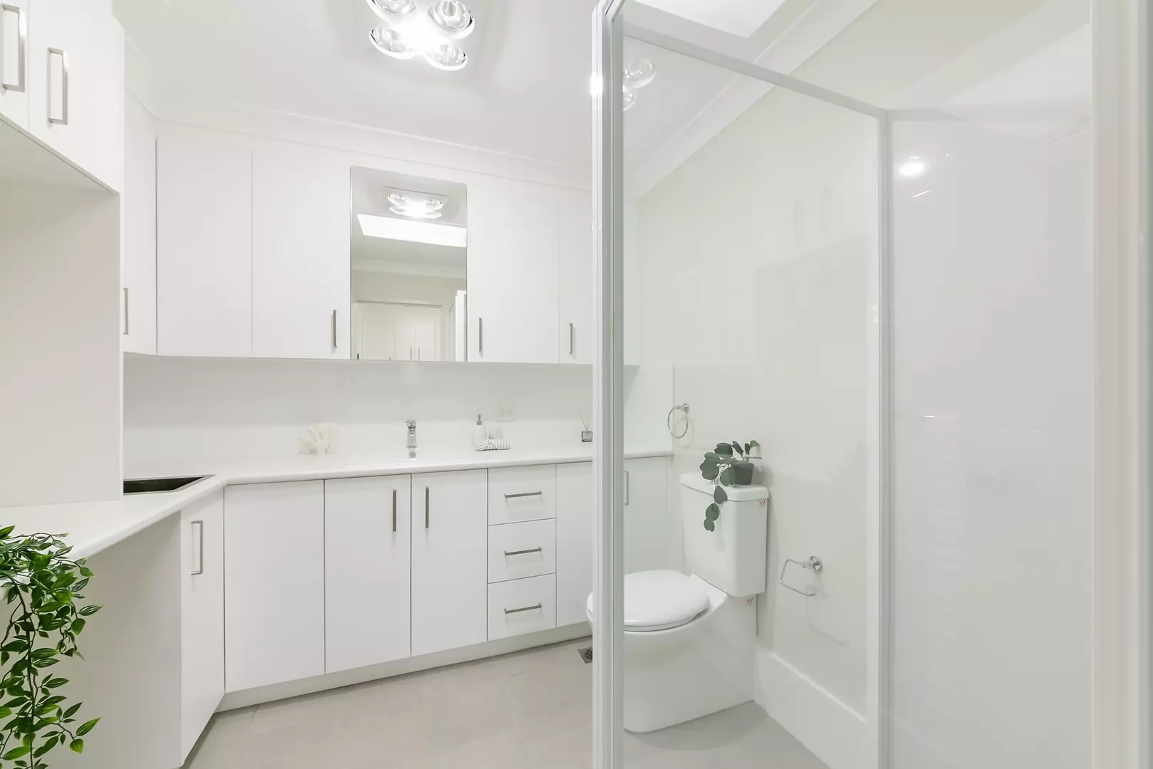 Outstanding, Central Village Location for this Renovated 1 Bedroom Garden Villa 