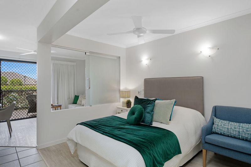 North-facing ground floor studio apartment with ocean view
