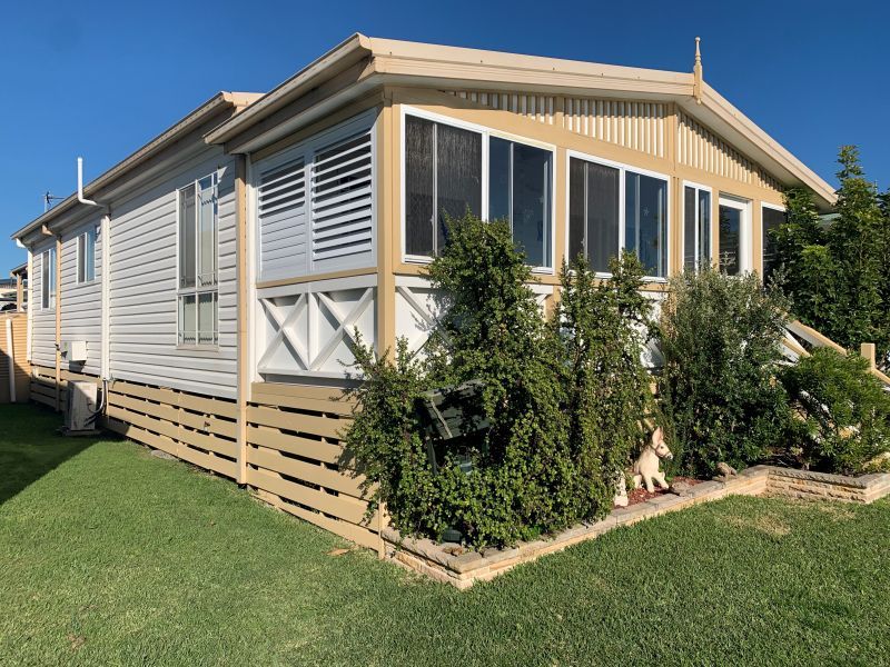 Jettys by the Lake - site 19