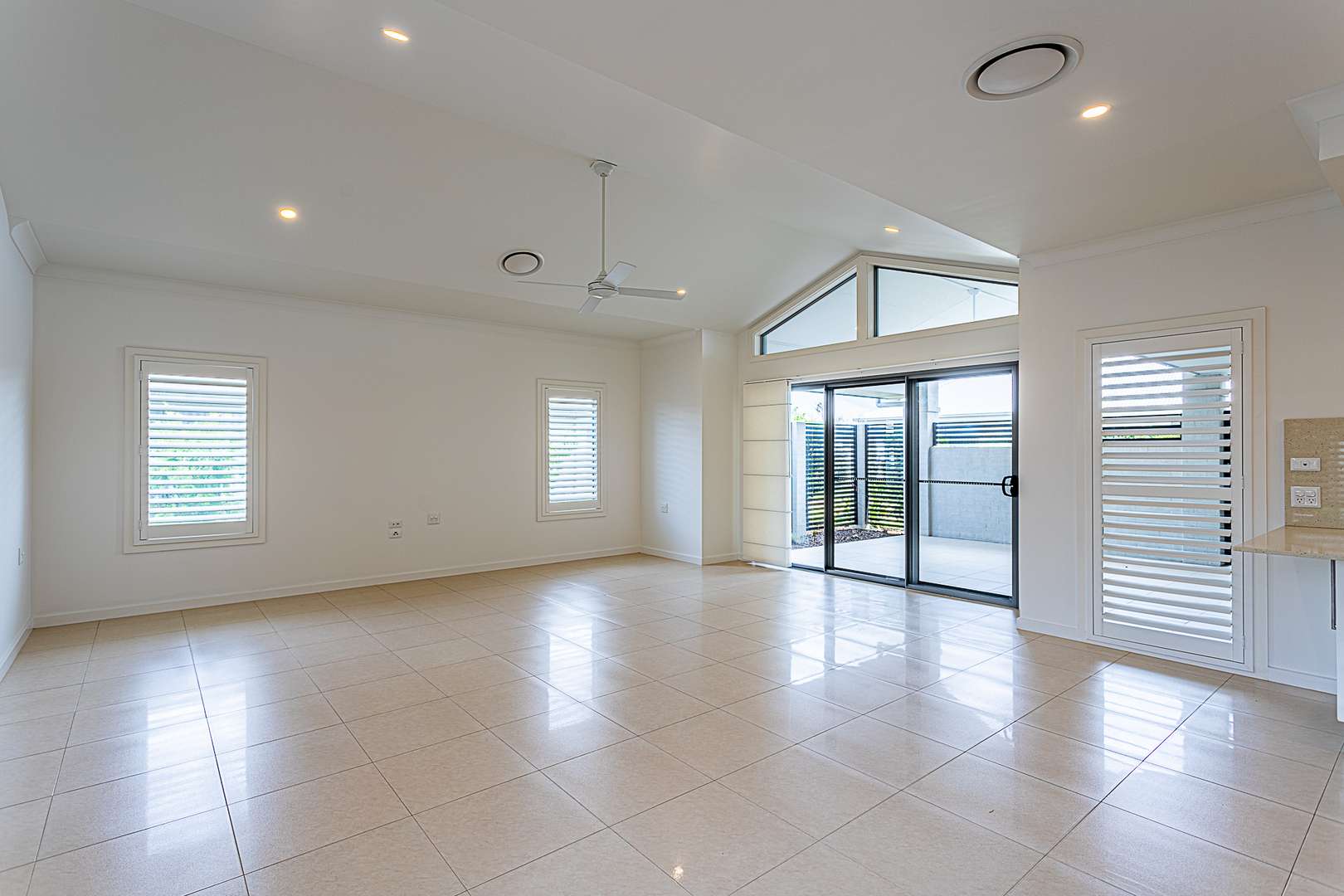 Cezanne III- by Palm Lake Resort Tea Gardens