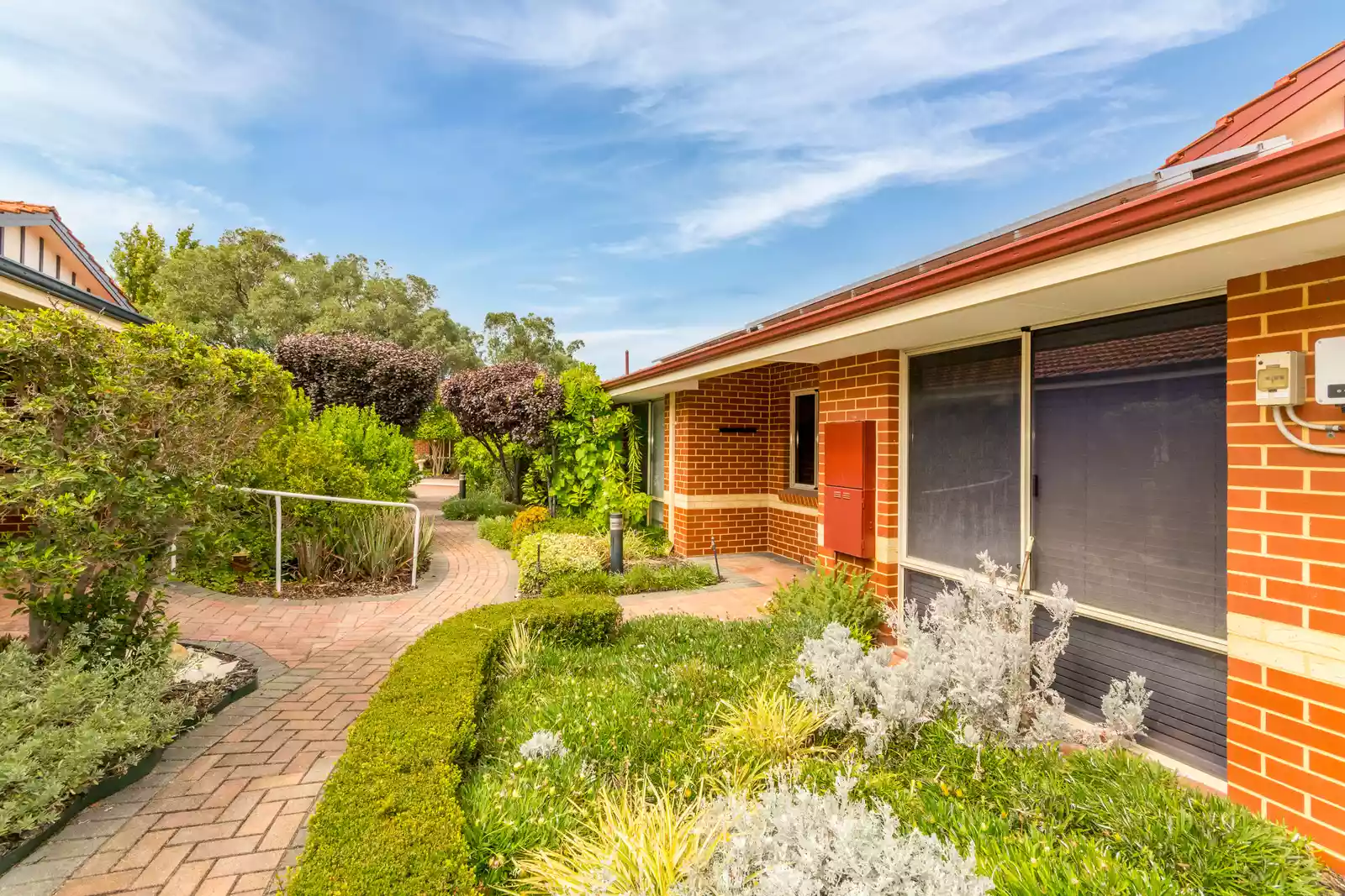 Well-appointed villa nearby to amenities