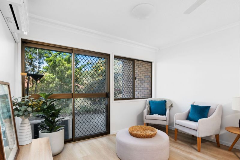 Studio apartment with lush green views