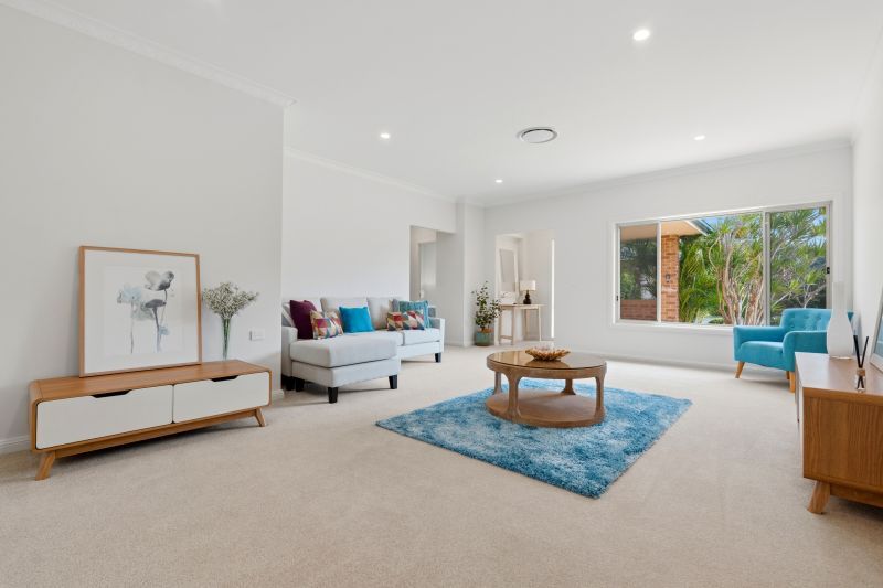 Spacious villa with double garage