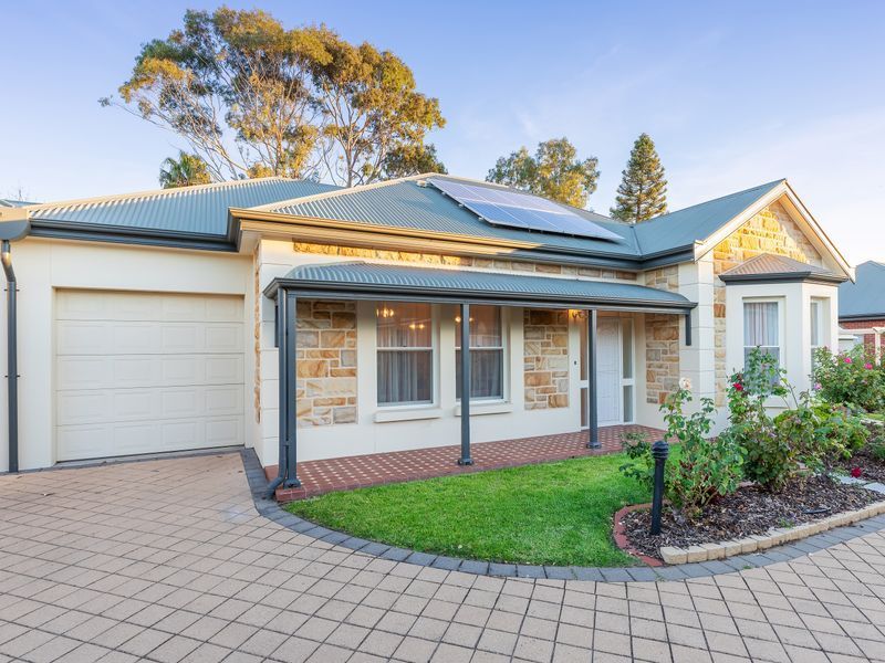 Live in style and prestige by the sea!