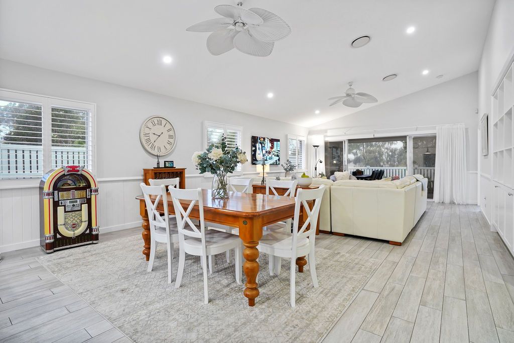 220 Beachmere Bay