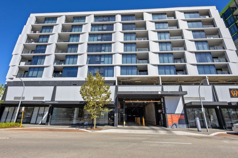 Great Location, Modern & Professional Lifestyle!