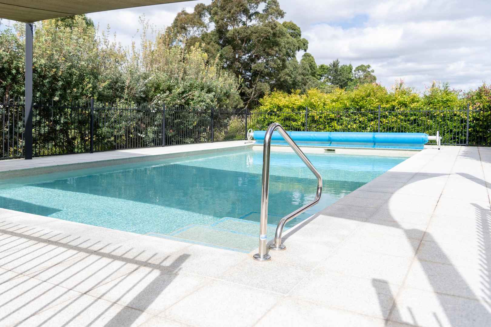 2 Bed + 1 Bath + Powder Room 'Waratah' Villa 