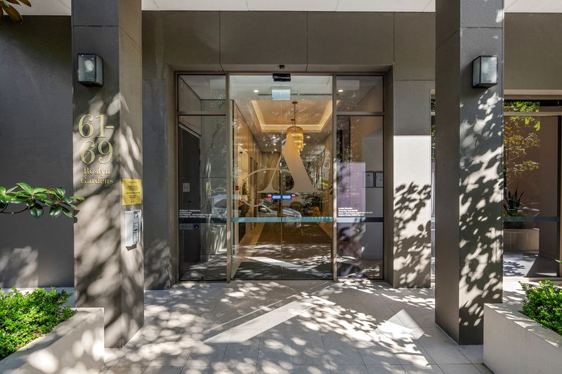 Elevated Apartment with Rushcutters Bay Views