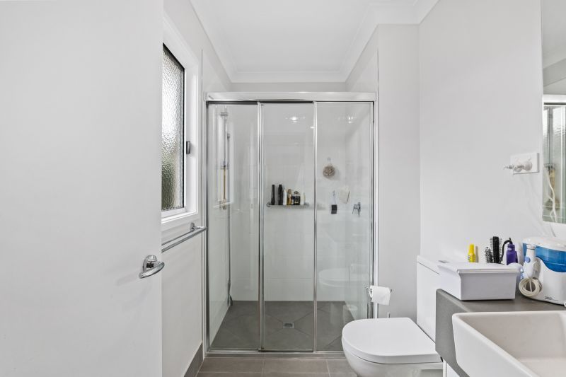 3 Bedroom Home with Stunning Sunroom